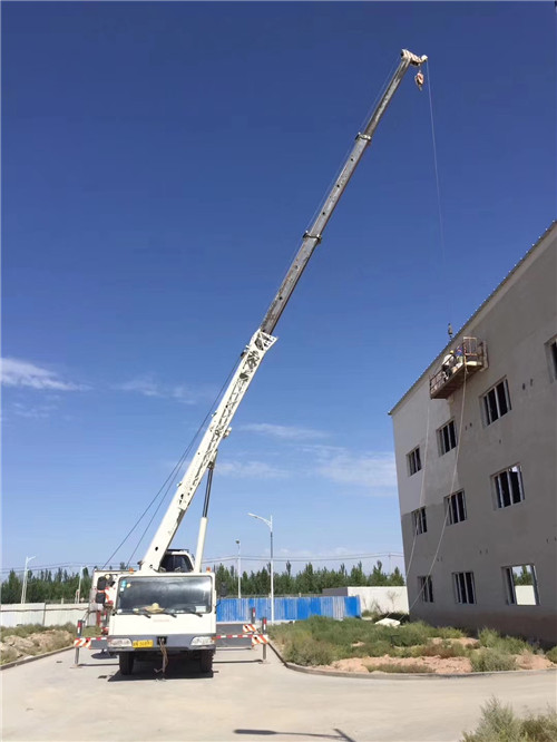 船山区“轻装强干”—— 吊车的 “轻量化臂架” 技术